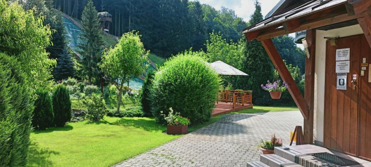 Rodinny "Hotel U Mustku" Desná 外观 照片