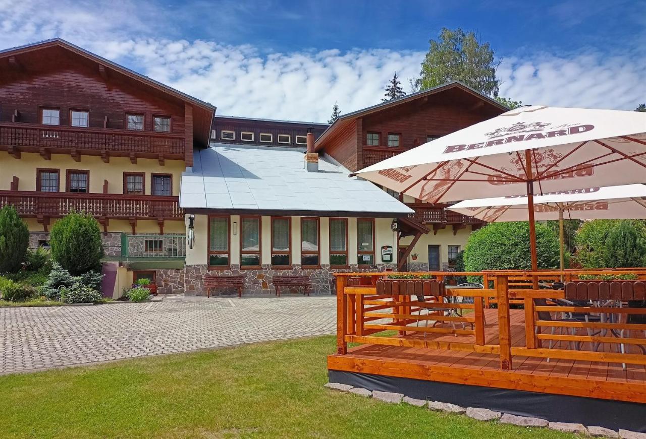 Rodinny "Hotel U Mustku" Desná 外观 照片