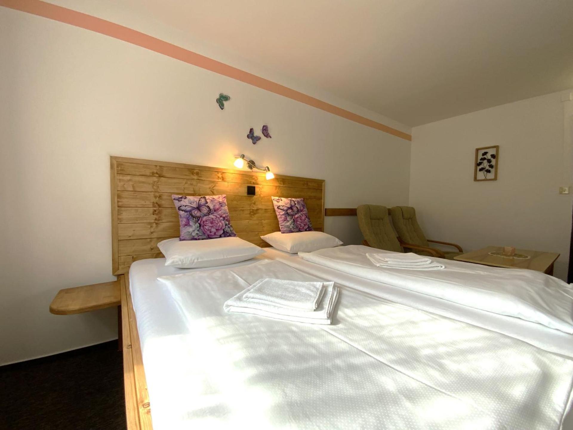 Rodinny "Hotel U Mustku" Desná 外观 照片