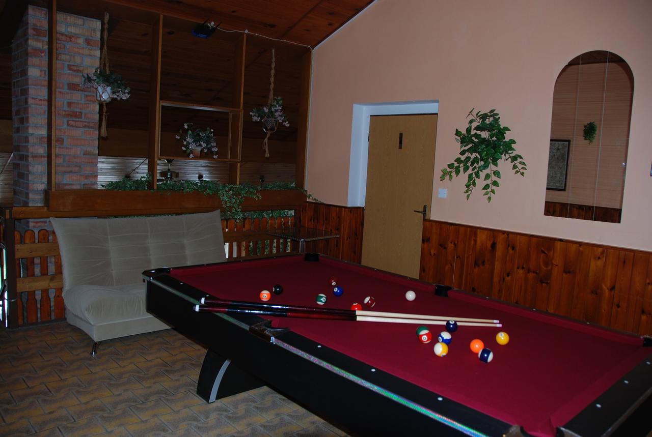 Rodinny "Hotel U Mustku" Desná 外观 照片