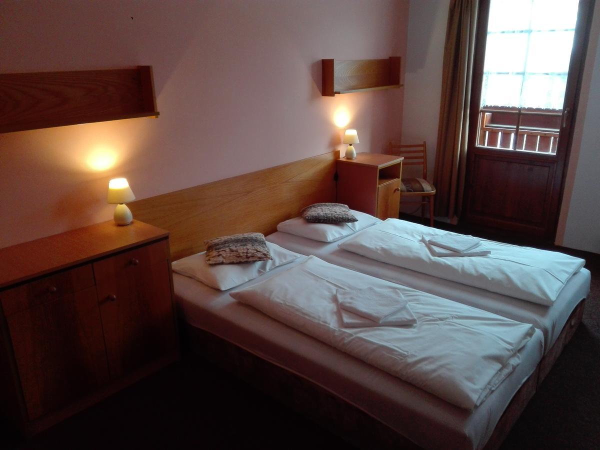 Rodinny "Hotel U Mustku" Desná 外观 照片